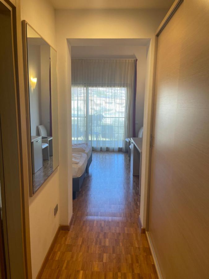 Garda Sporting Club Hotel Riva del Garda Esterno foto