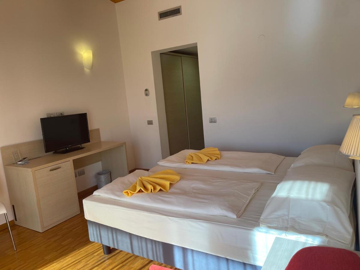 Garda Sporting Club Hotel Riva del Garda Esterno foto