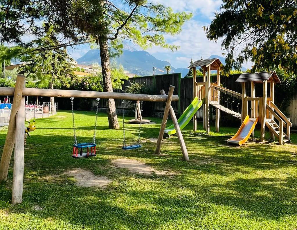 Garda Sporting Club Hotel Riva del Garda Esterno foto