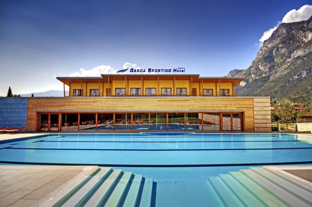 Garda Sporting Club Hotel Riva del Garda Esterno foto