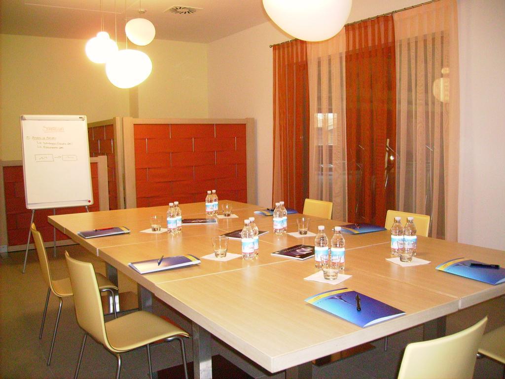 Garda Sporting Club Hotel Riva del Garda Esterno foto